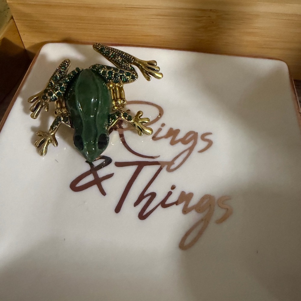 Green and Gold Frog Stretchable band Ring